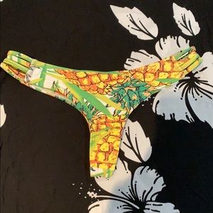 Midori pineapple print bottom